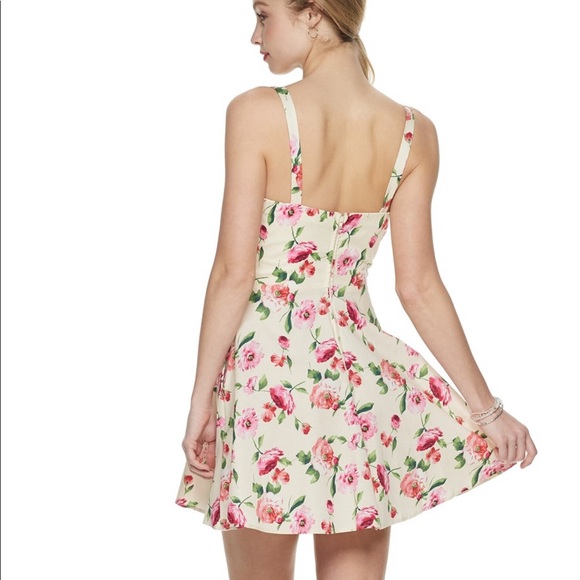 💛5/$20💛 Retro-Inspired Knot-Front Dress - Picture 8 of 8